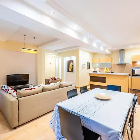 דירה And Specious Two Bedrooms In The Old Town *