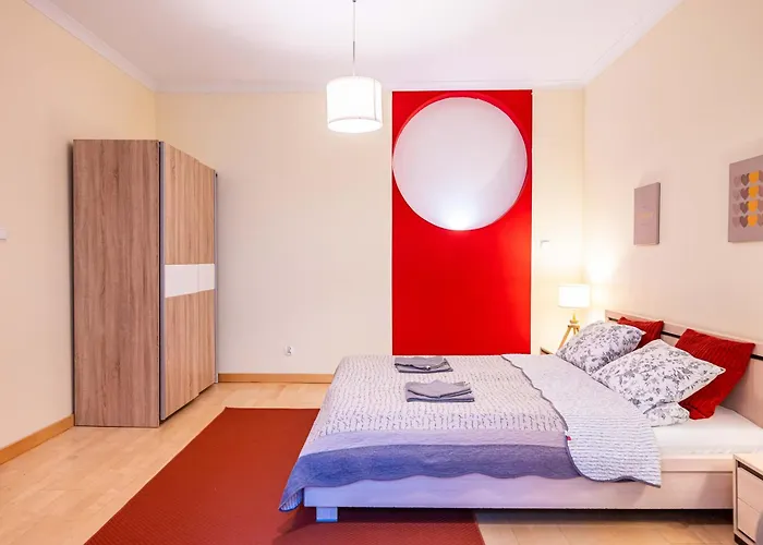 And Specious Two Bedrooms In The Old Town Appartement