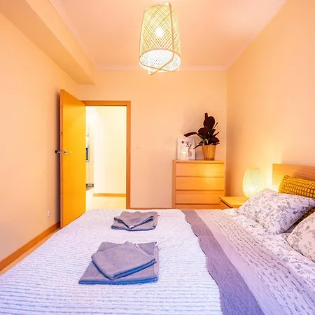 Appartement And Specious Two Bedrooms In The Old Town